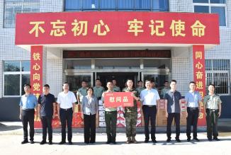 市四大班子領導開展“八一”走訪慰問活動